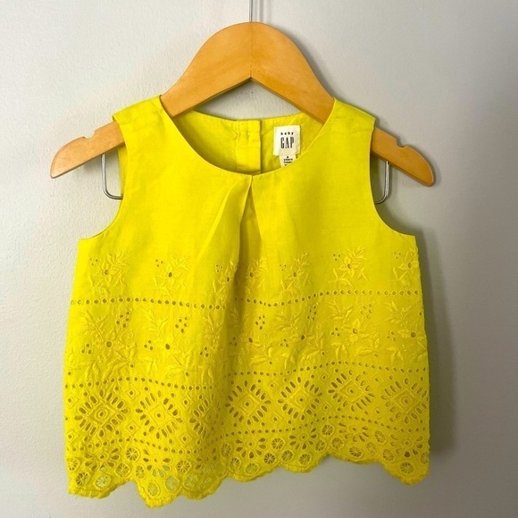 GAP Other - ☀️Gap Yellow Eyelet Baby Blouse Sz 2 Years